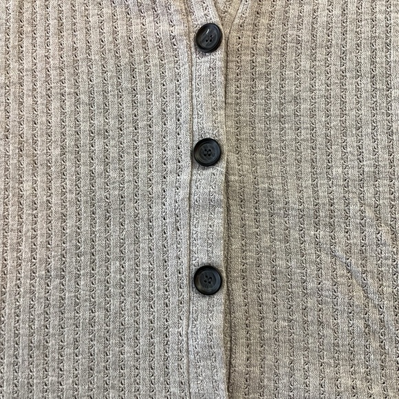 Signify Gray Button-Up Cardigan top Size XL - Picture 4 of 10